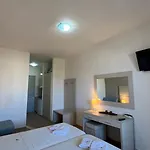Thealos Apartahotel 3*