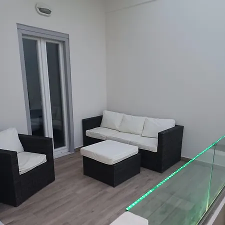 Thealos Apart Otel Azolimnos