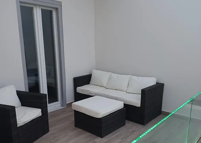 Thealos Apartahotel Azolimnos