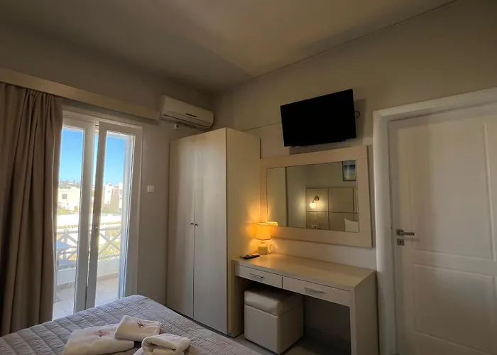 Thealos Aparthotel Azolimnos