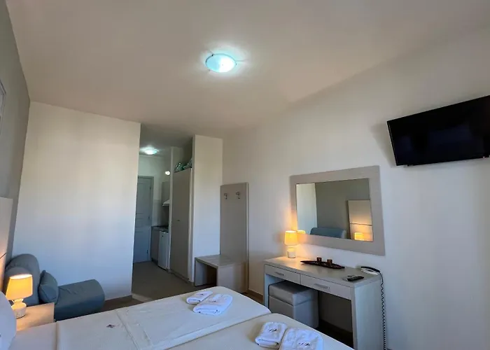 Thealos Aparthotel 3*